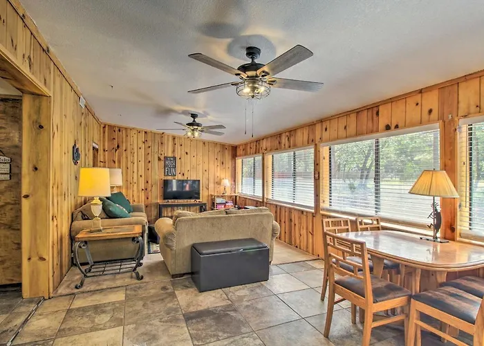 Casa vacanze Hike & Unwind: Lakeside W/ Fire Pit! *