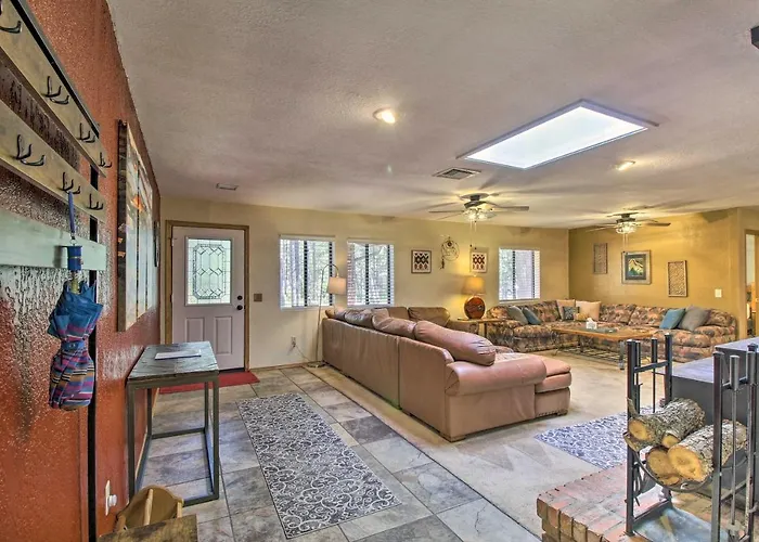Casa vacanze Hike & Unwind: Lakeside W/ Fire Pit! *